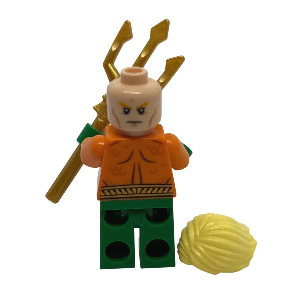 LEGO DC Super Heroes Aquaman Minifigure sh050 with Gold Trident Accessory